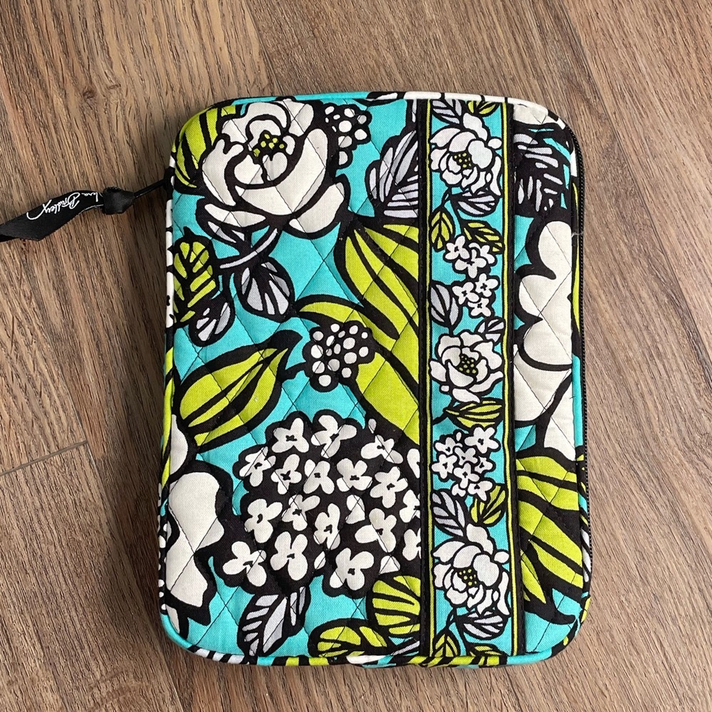 VERA BRADLEY KINDLE CASE